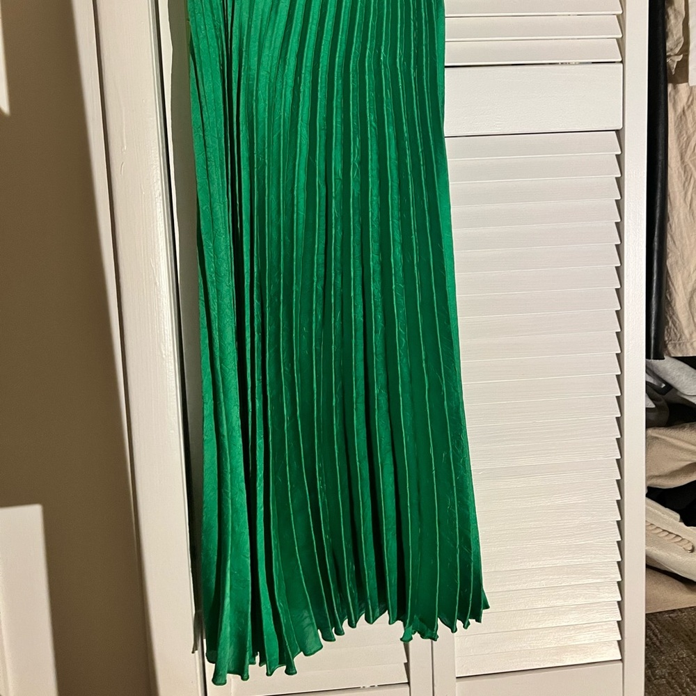 Green midi skirt